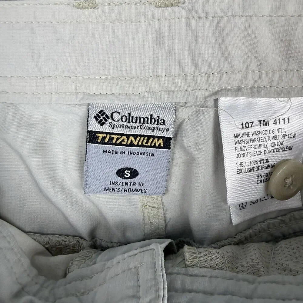 Columbia Titanium Cargo Shorts Men’s Small Beige Khaki Nylon Hiking Outdoor
